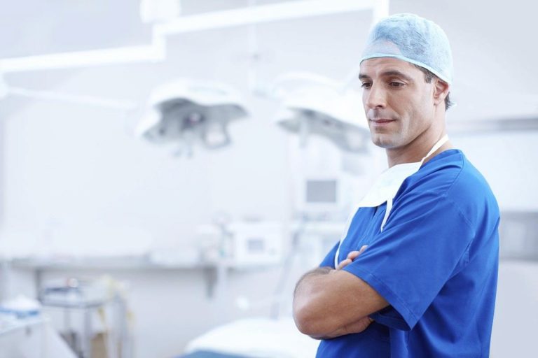 Gdzie szukać ofert i informacji związanych z chirurgią stomatologiczną?